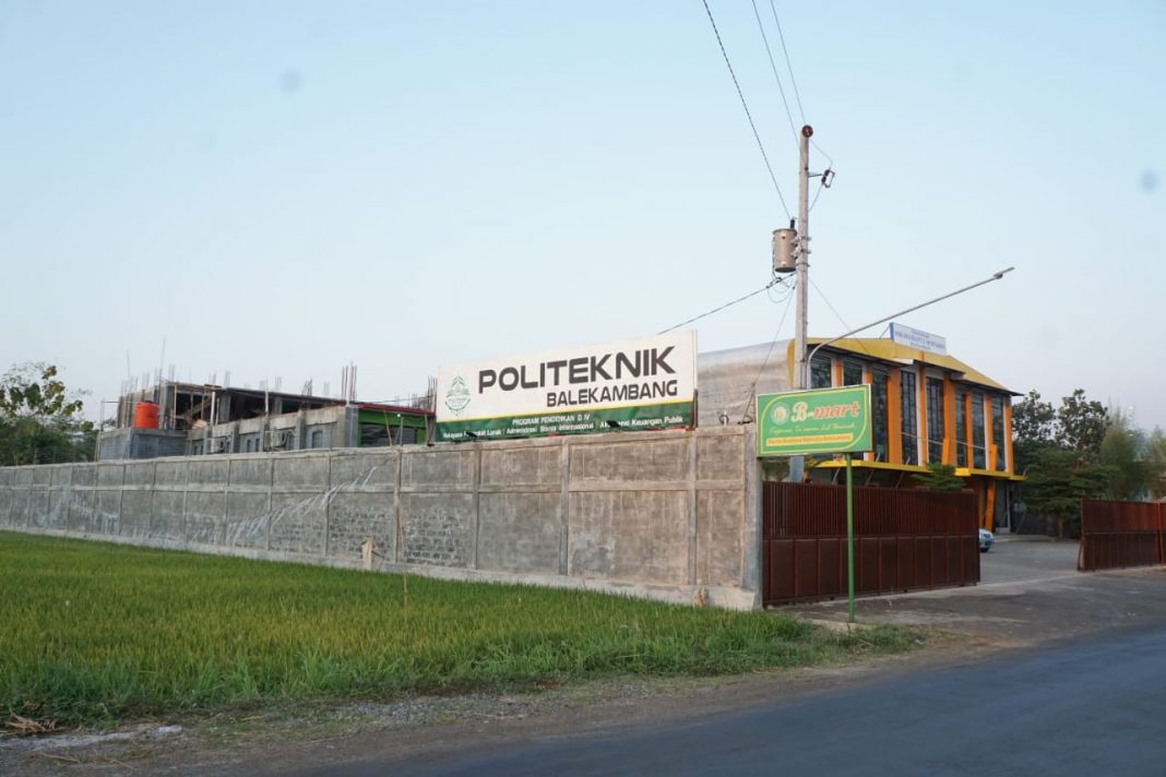 Gedung Politeknik Balekambang